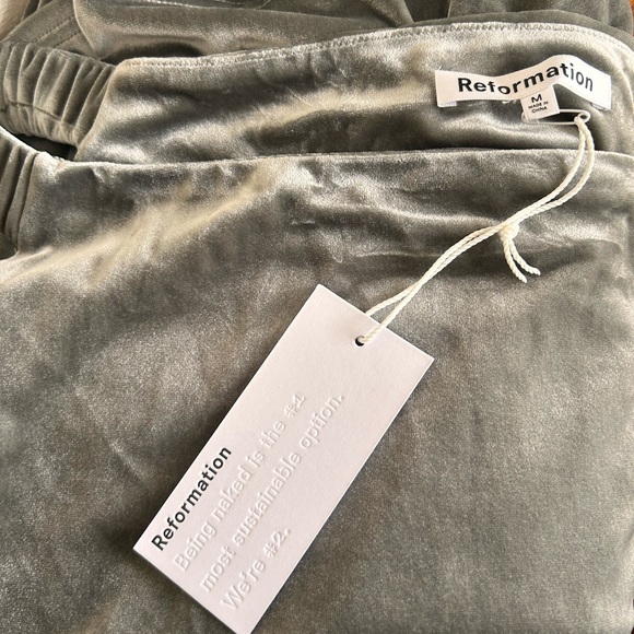 NWT Reformation Ritz Knit Dress in Grey Silver Velvet Size Medium - Picture 2 of 2